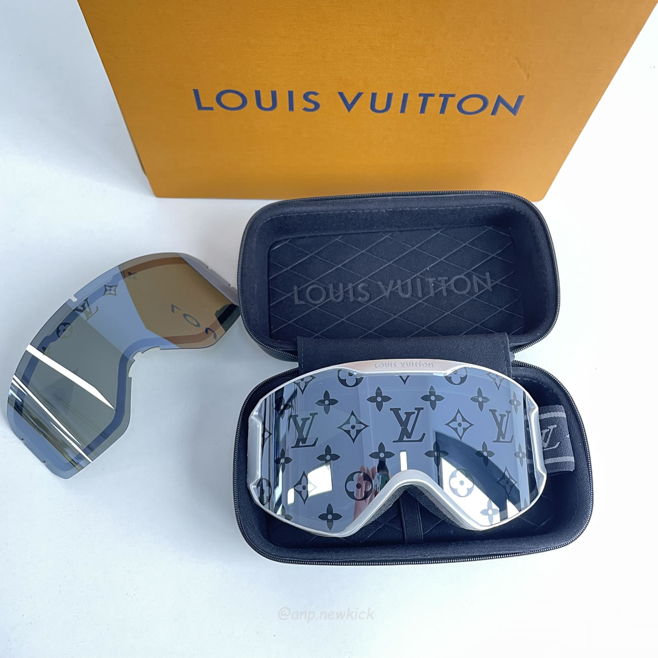 Louis Vuitton Lv Ski Mask Yellow Blue Black Pink Silvery White (16) - www.newkick.org Louis Vuitton Lv Ski Mask Yellow Blue Black Pink Silvery White (16) - www.newkick.org