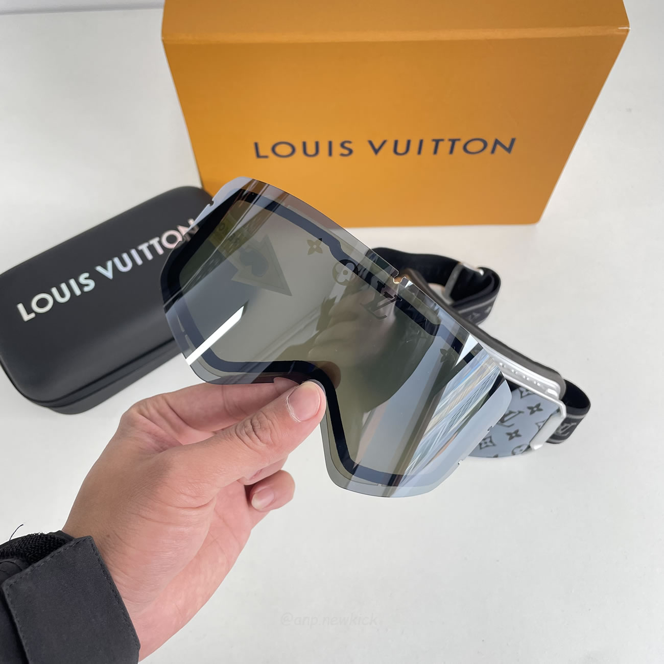 Louis Vuitton Lv Ski Mask Yellow Blue Black Pink Silvery White (17) - www.newkick.org Louis Vuitton Lv Ski Mask Yellow Blue Black Pink Silvery White (17) - www.newkick.org