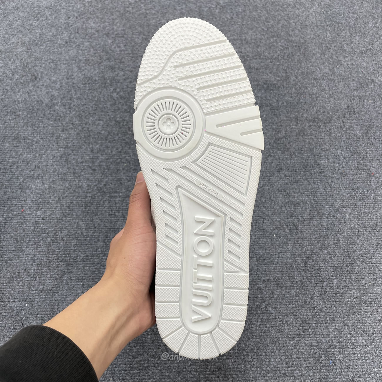 Louis Vuitton White Monochrome Louis Vuitton Lv Trainer White Black (9) - www.newkick.org Louis Vuitton White Monochrome Louis Vuitton Lv Trainer White Black (9) - www.newkick.org