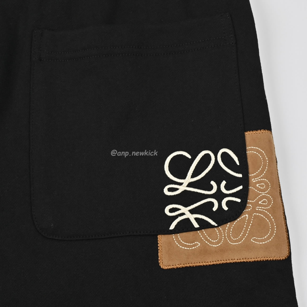 Loewe Pocket Patchwork Patch Logo Embroidered Shorts (6) - www.newkick.org Loewe Pocket Patchwork Patch Logo Embroidered Shorts (6) - www.newkick.org
