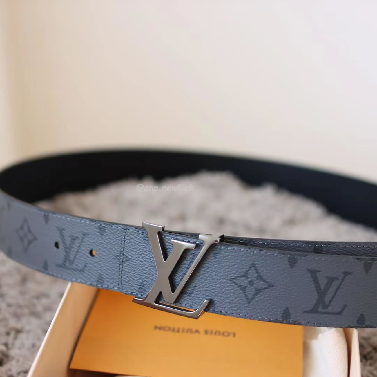 Louis Vuitton Reversible Belt Initiales Monogram Eclipse Reverse 40mm Gray M0285t (5) - www.newkick.org Louis Vuitton Reversible Belt Initiales Monogram Eclipse Reverse 40mm Gray M0285t (5) - www.newkick.org