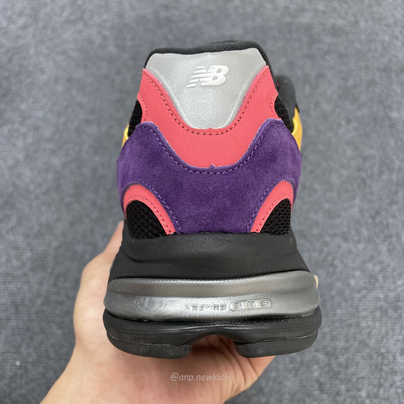 New Balance 2010 Kith Black Multi U2010ktf M2010nd (4) - www.newkick.org New Balance 2010 Kith Black Multi U2010ktf M2010nd (4) - www.newkick.org
