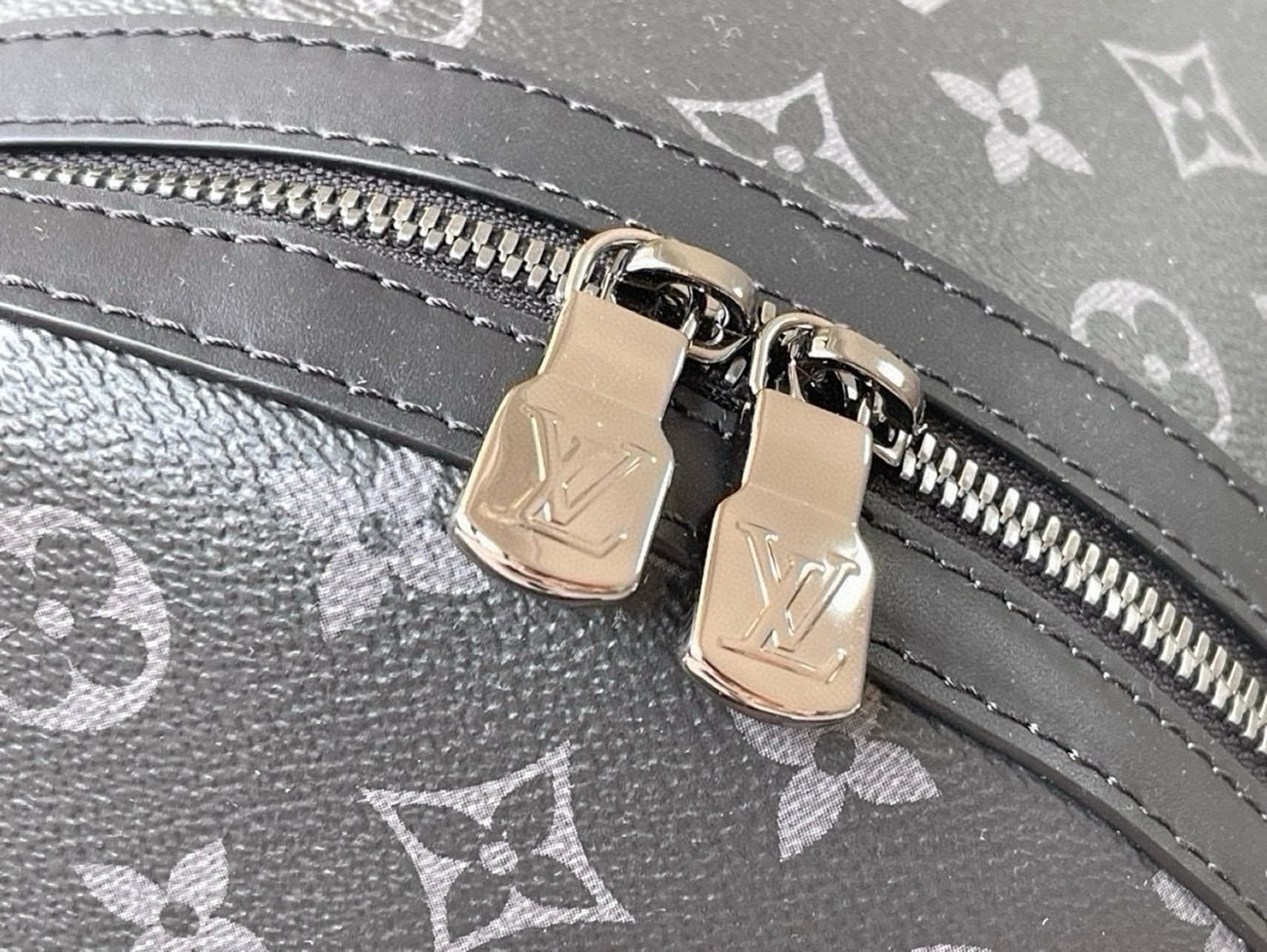 Louis Vuitton Discovery Pm Knapsack M22558 (3) - www.newkick.org