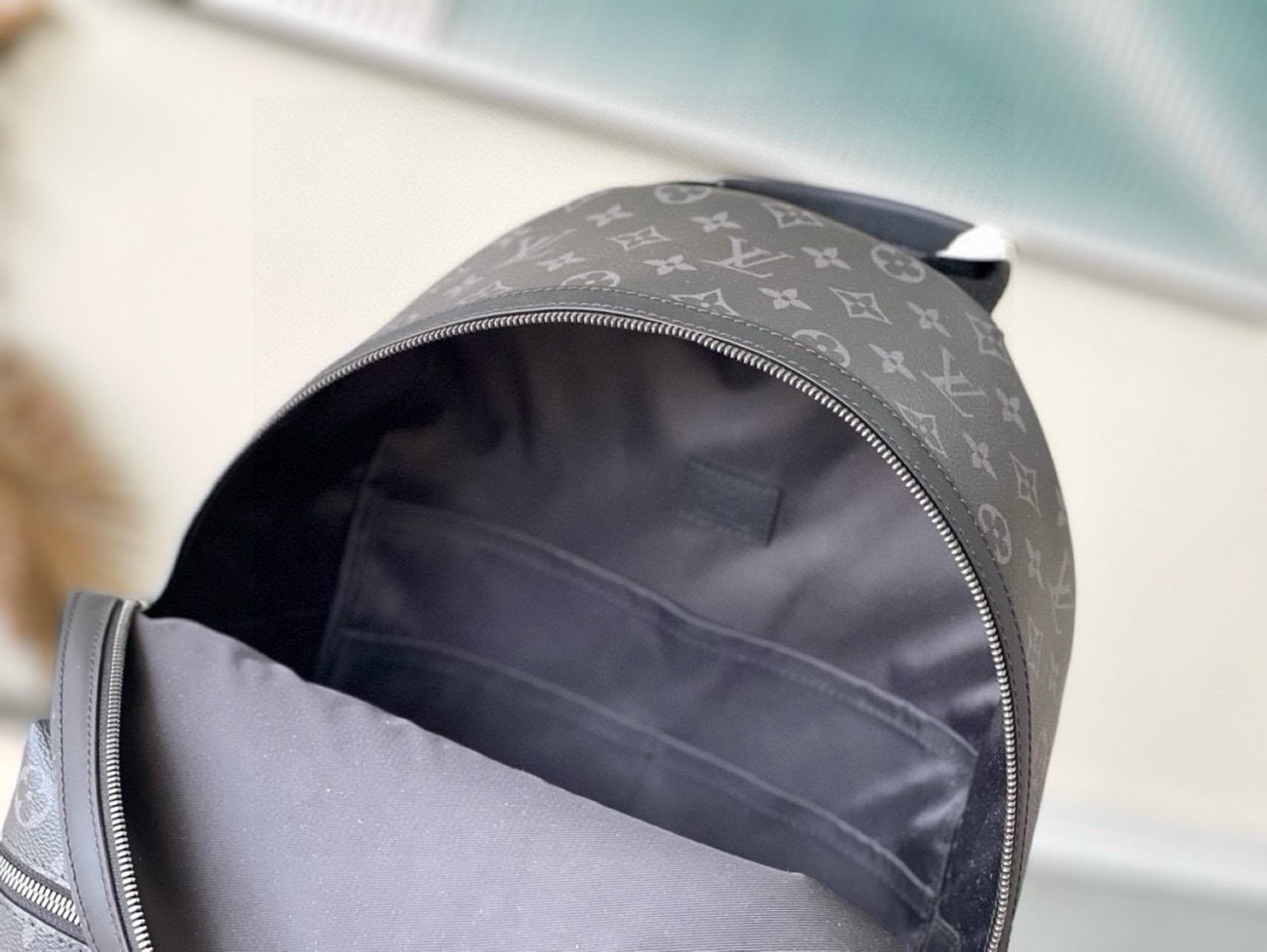 Louis Vuitton Discovery Pm Knapsack M22558 (6) - www.newkick.org