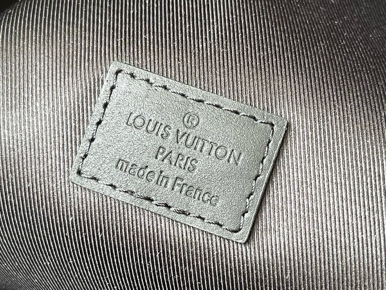 Louis Vuitton Discovery Pm Knapsack M22558 (7) - www.newkick.org