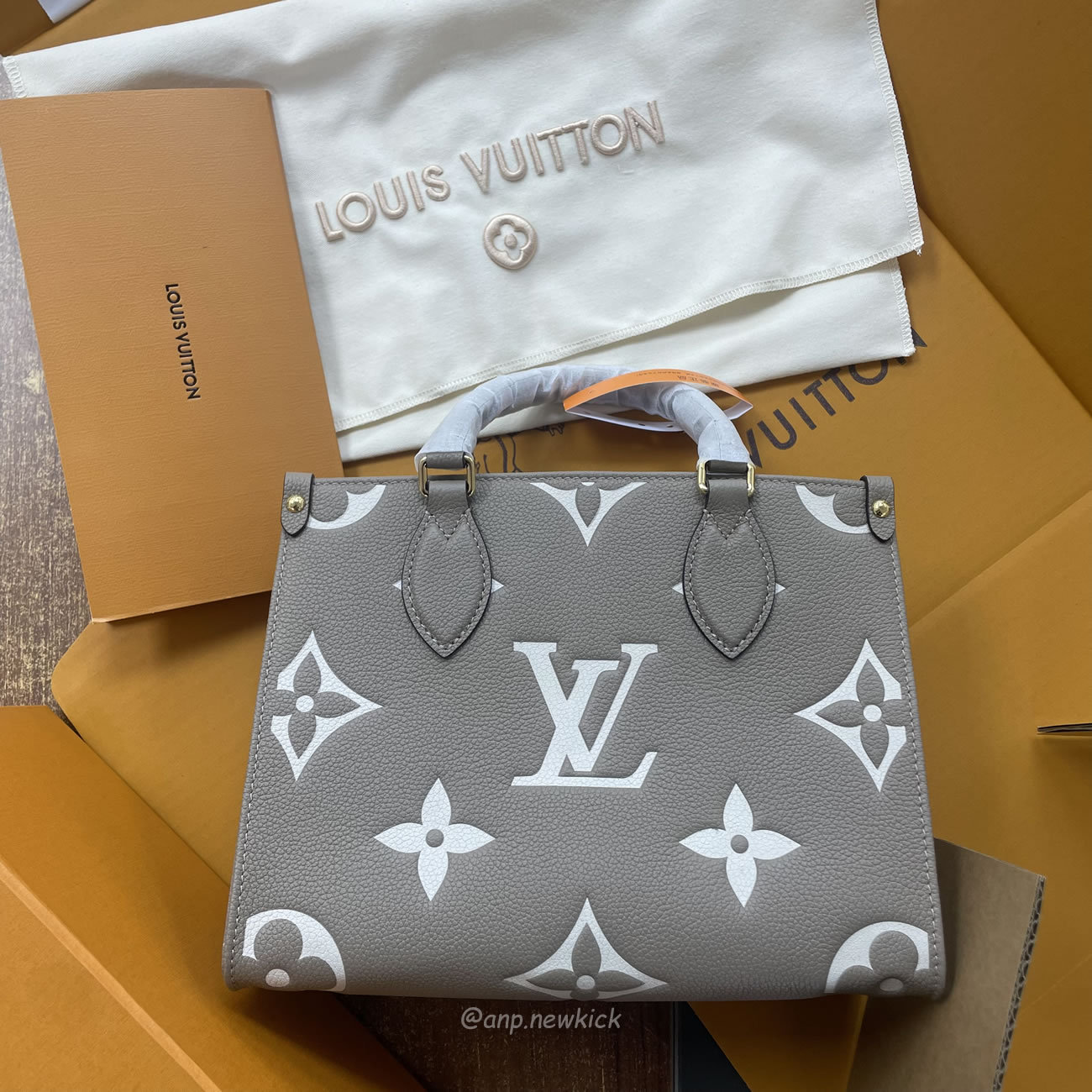 Louis Vuitton Onthego Pm Tote Bag M45779 (6) - www.newkick.org Louis Vuitton Onthego Pm Tote Bag M45779 (6) - www.newkick.org