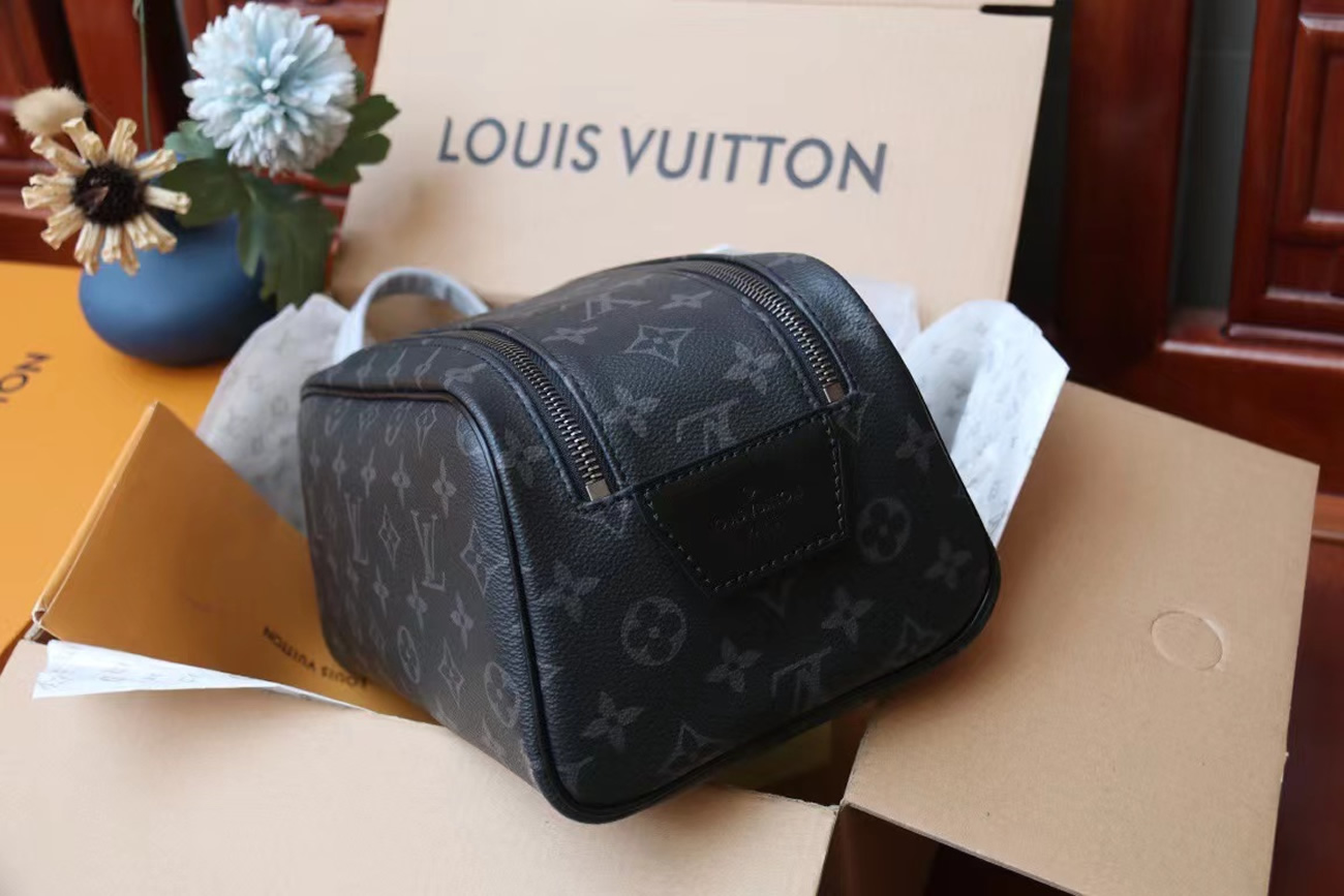 Louis Vuitton Dopp Kit M46354 (10) - www.newkick.org Louis Vuitton Dopp Kit M46354 (10) - www.newkick.org