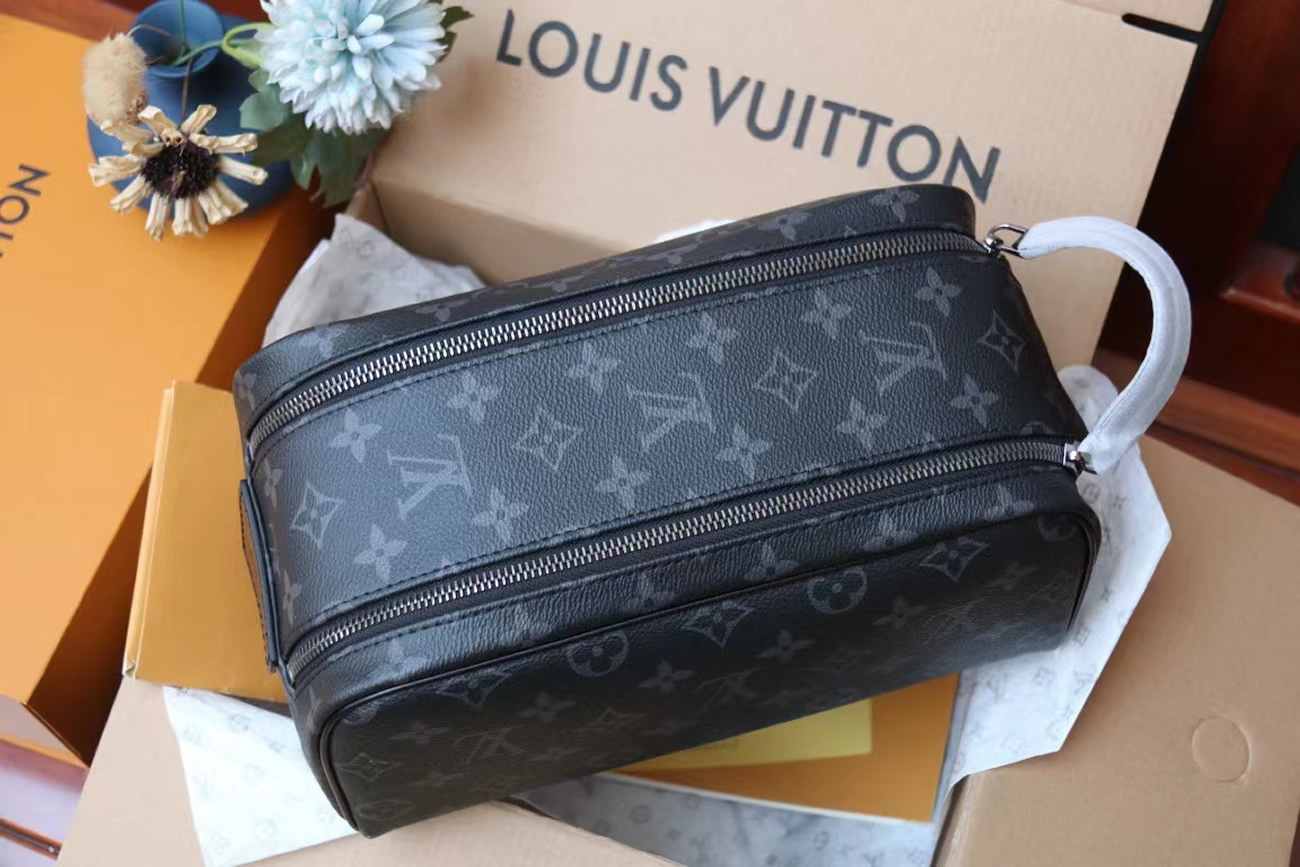 Louis Vuitton Dopp Kit M46354 (12) - www.newkick.org Louis Vuitton Dopp Kit M46354 (12) - www.newkick.org