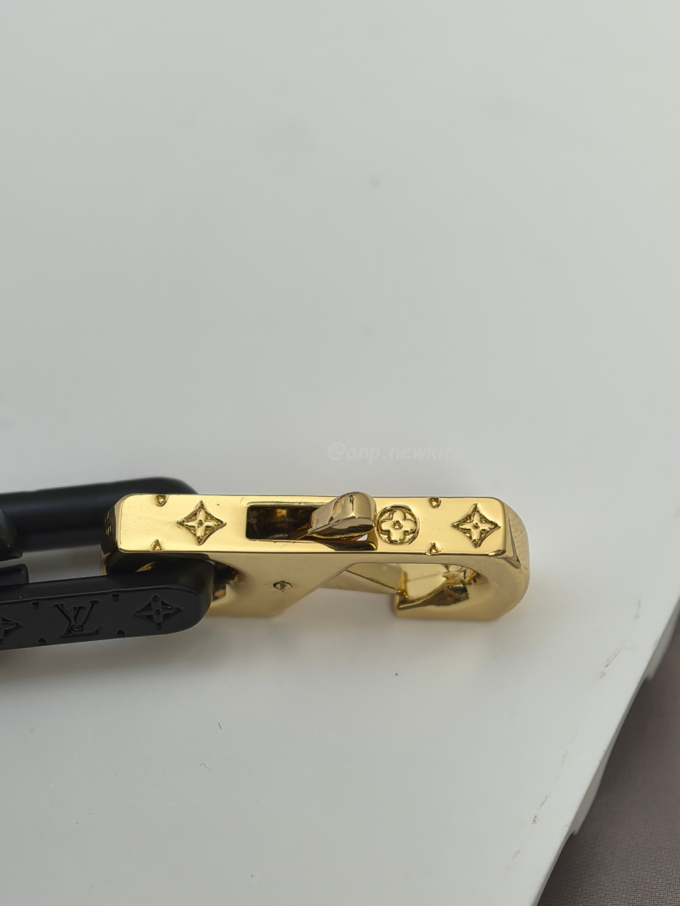 Louis Vuitton Chain Bracelet Engraved Monogram Colors Black Gold Multicolor M68242 (6) - www.newkick.org Louis Vuitton Chain Bracelet Engraved Monogram Colors Black Gold Multicolor M68242 (6) - www.newkick.org
