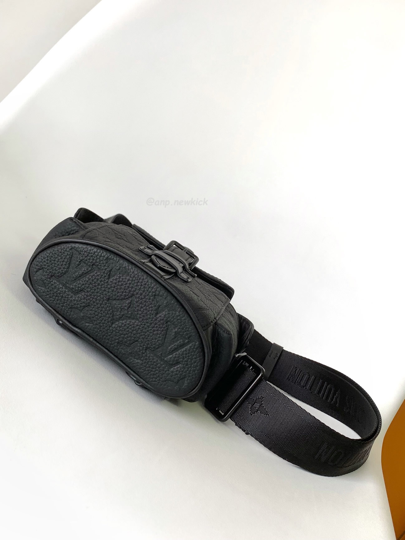 Louis Vuitton Nano Christopher M83164 (11) - www.newkick.org Louis Vuitton Nano Christopher M83164 (11) - www.newkick.org