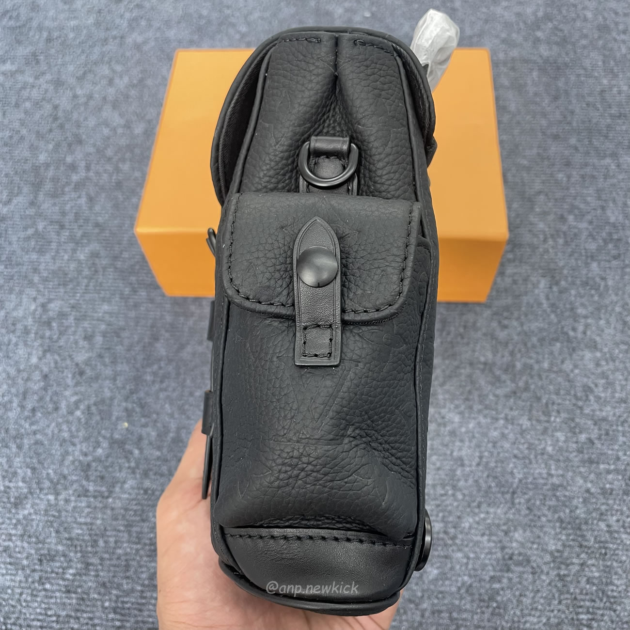 Louis Vuitton Nano Christopher M83164 (12) - www.newkick.org Louis Vuitton Nano Christopher M83164 (12) - www.newkick.org