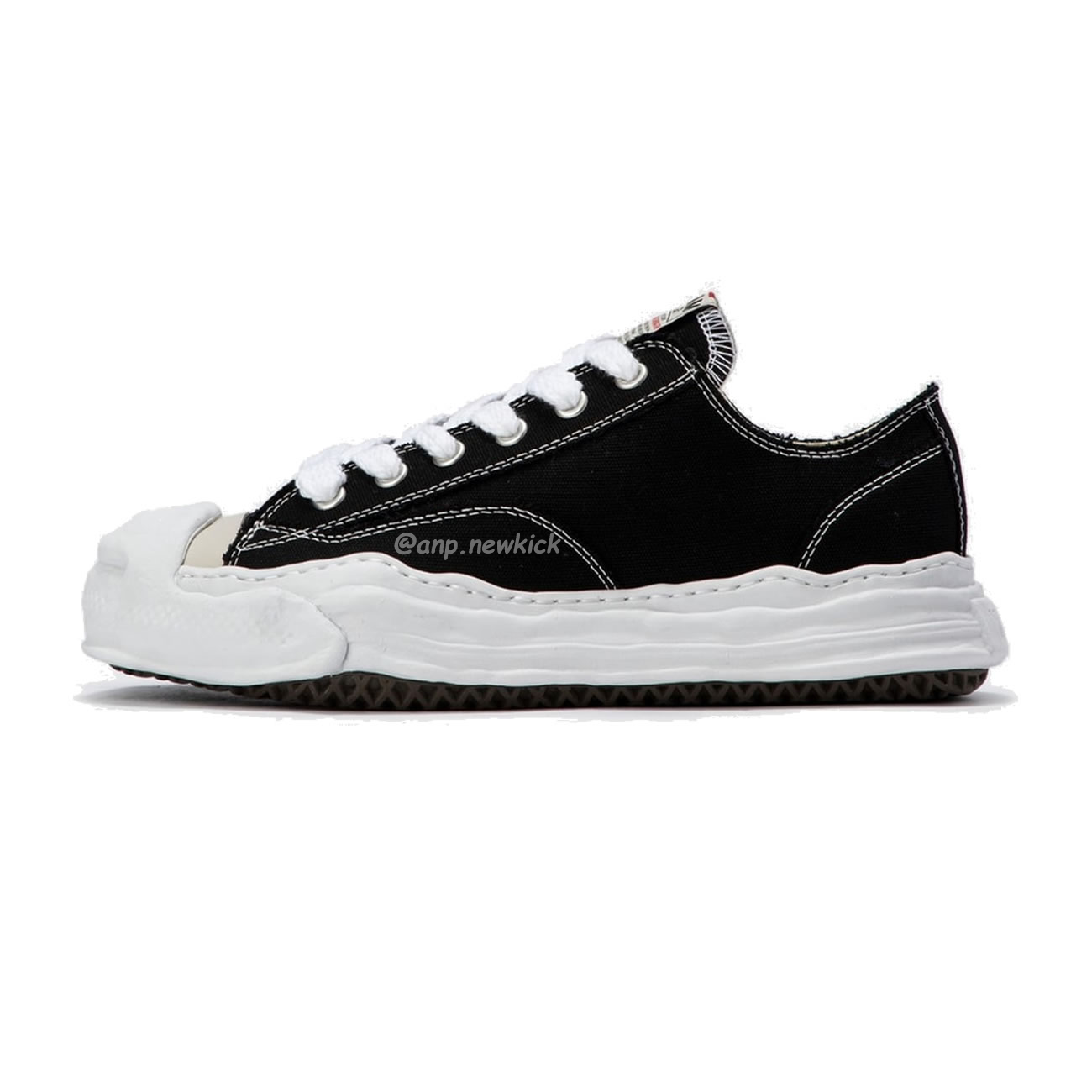 Maison Mihara Yasuhiro Hank Low Top Sneakers Black (1) - www.newkick.org