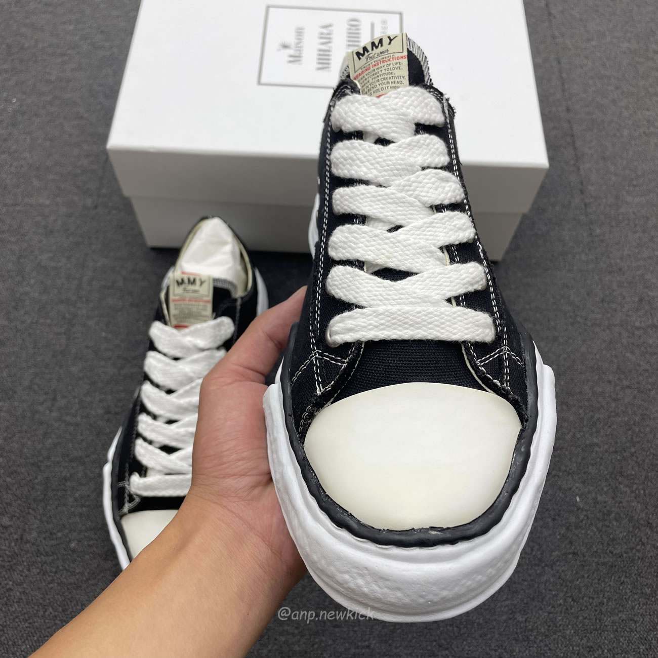 Maison Mihara Yasuhiro Hank Low Top Sneakers Black (13) - www.newkick.org