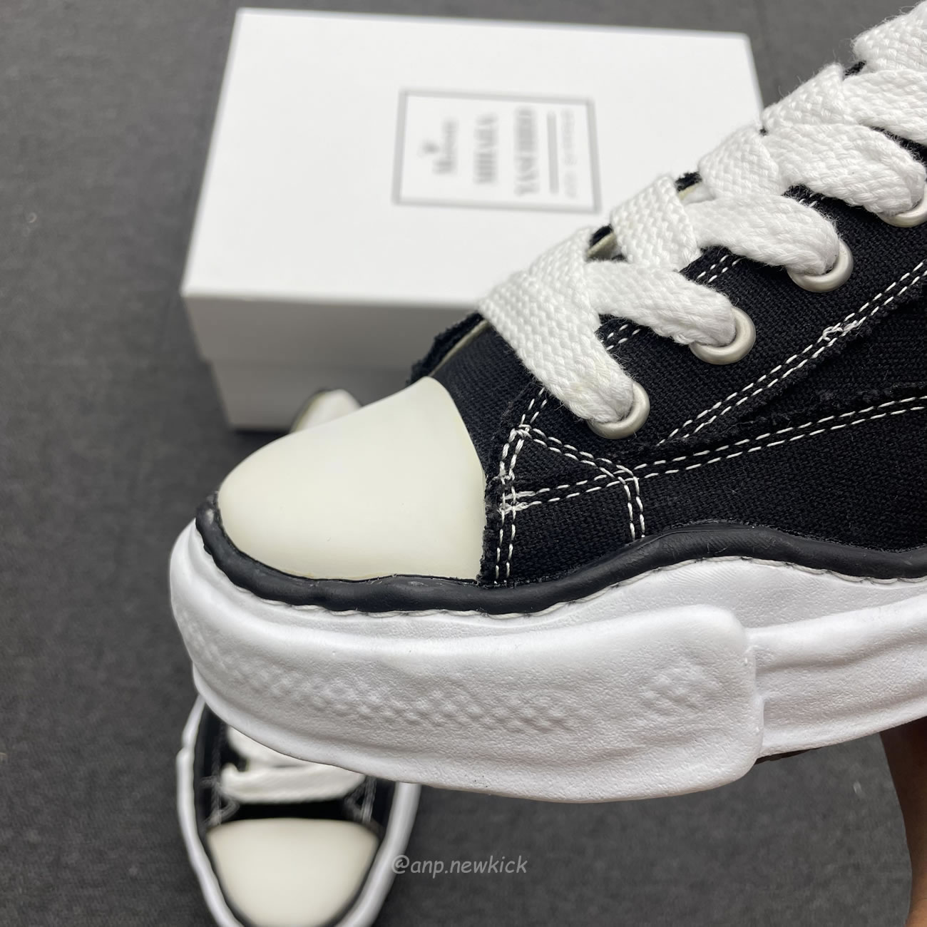 Maison Mihara Yasuhiro Hank Low Top Sneakers Black (14) - www.newkick.org