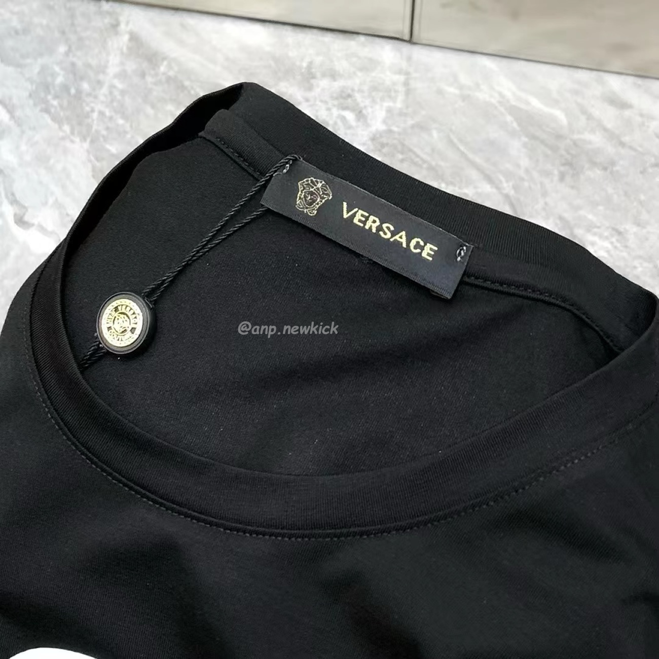 Versace Pattern Medusa Logo Printed Cotton T Shirt (3) - www.newkick.org Versace Pattern Medusa Logo Printed Cotton T Shirt (3) - www.newkick.org