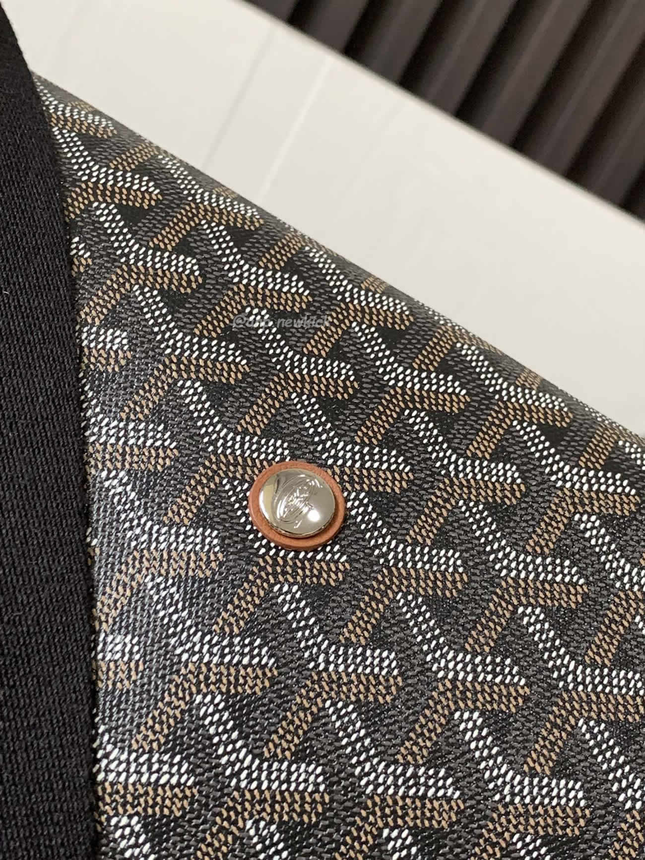Goyard Capetien Medium Size Messenger Bag (12) - www.newkick.org