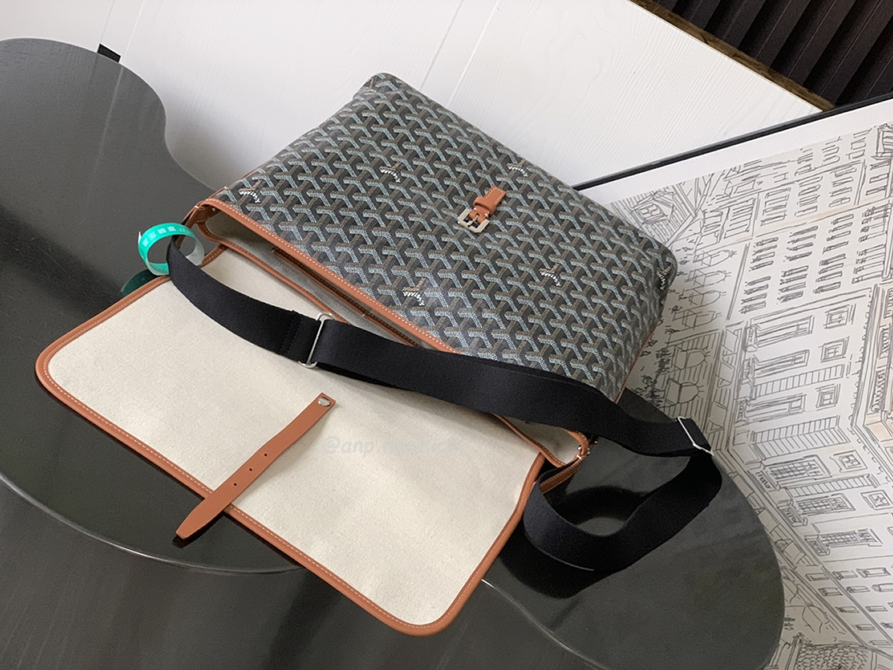 Goyard Capetien Medium Size Messenger Bag (13) - www.newkick.org