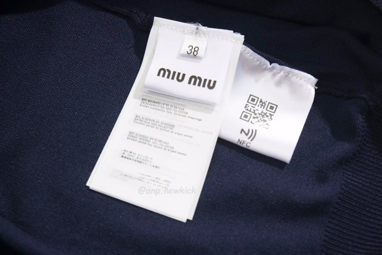 Miu Miu Logo Embroidery Polo Top In Navy (2) - www.newkick.vip Miu Miu Logo Embroidery Polo Top In Navy (2) - www.newkick.vip