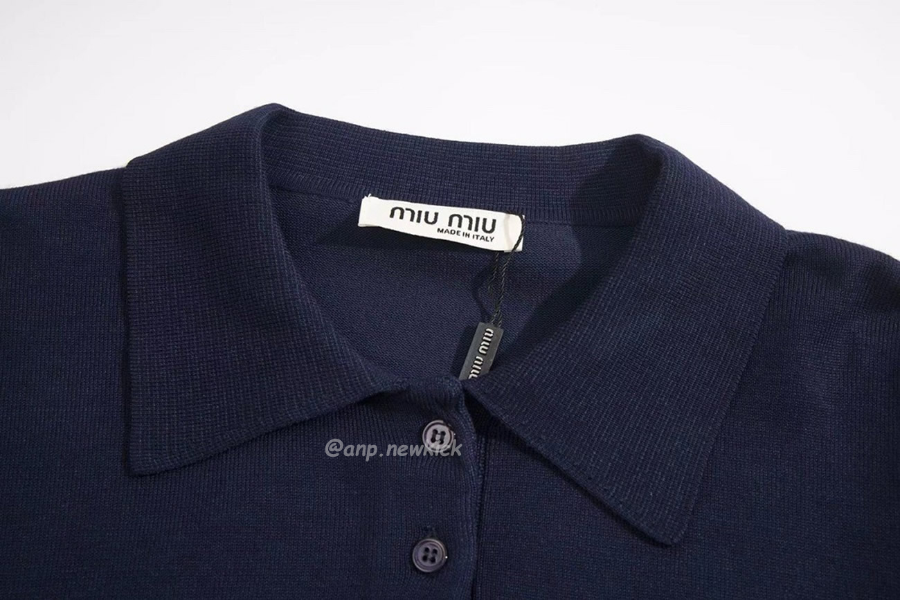 Miu Miu Logo Embroidery Polo Top In Navy (6) - www.newkick.vip Miu Miu Logo Embroidery Polo Top In Navy (6) - www.newkick.vip