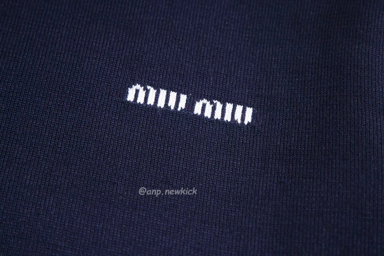 Miu Miu Logo Embroidery Polo Top In Navy (7) - www.newkick.vip Miu Miu Logo Embroidery Polo Top In Navy (7) - www.newkick.vip
