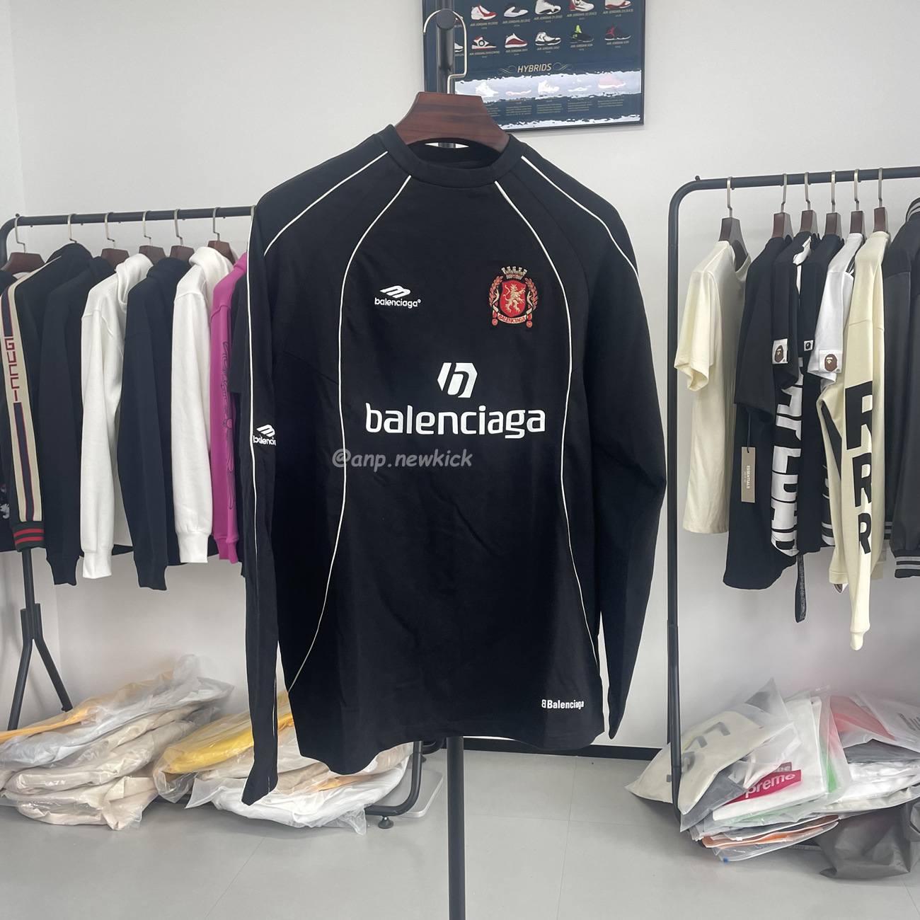 Balenciaga Black Soccer Long Sleeve Jersey T Shirt (4) - www.newkick.org Balenciaga Black Soccer Long Sleeve Jersey T Shirt (4) - www.newkick.org