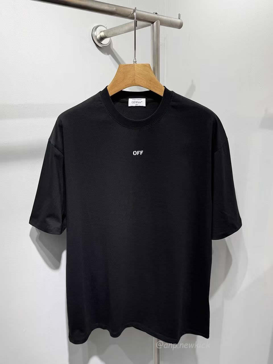 Off White Script Arrow Embroidered Black T Shirt (4) - www.newkick.org Off White Script Arrow Embroidered Black T Shirt (4) - www.newkick.org