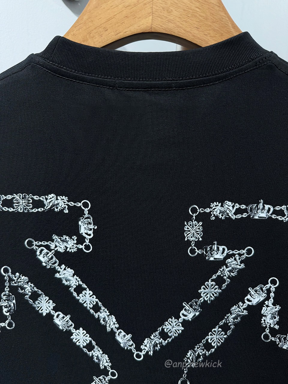 Off White Script Arrow Embroidered Black T Shirt (6) - www.newkick.org Off White Script Arrow Embroidered Black T Shirt (6) - www.newkick.org