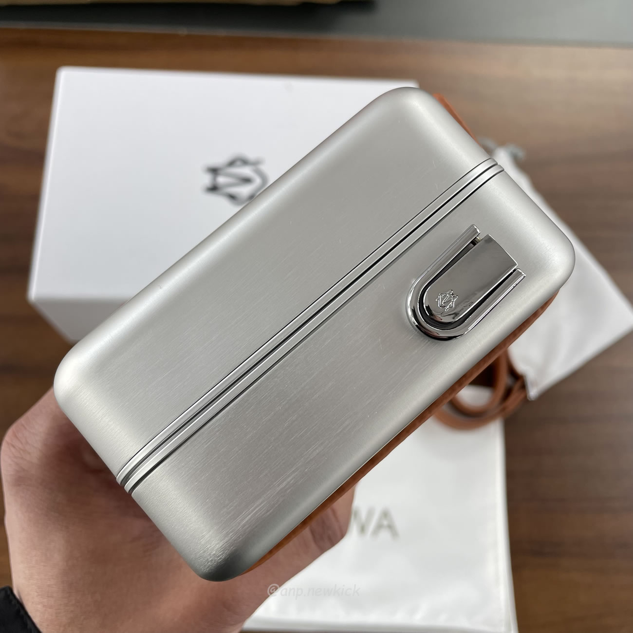 Rimowa Aluminium Silver Cross Body Bag (3) - www.newkick.org Rimowa Aluminium Silver Cross Body Bag (3) - www.newkick.org