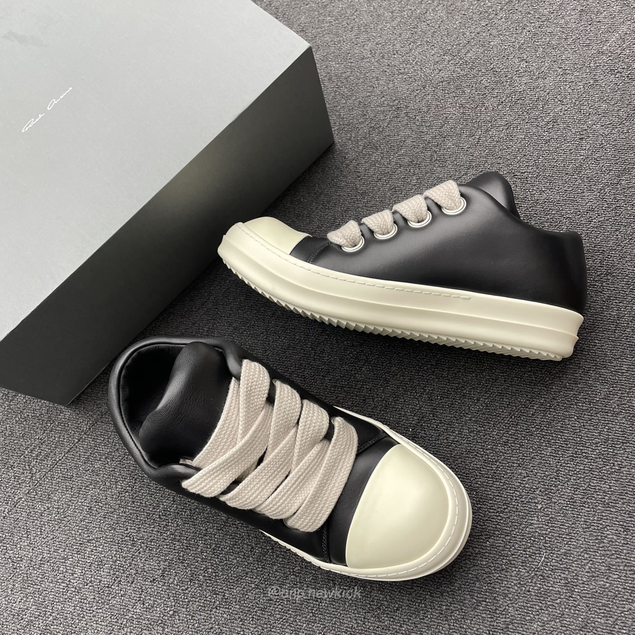 Rick Owens Jumbo Lace Padded Sneaks Low Black Acid Milk Ru02c7893 (2) - www.newkick.org Rick Owens Jumbo Lace Padded Sneaks Low Black Acid Milk Ru02c7893 (2) - www.newkick.org