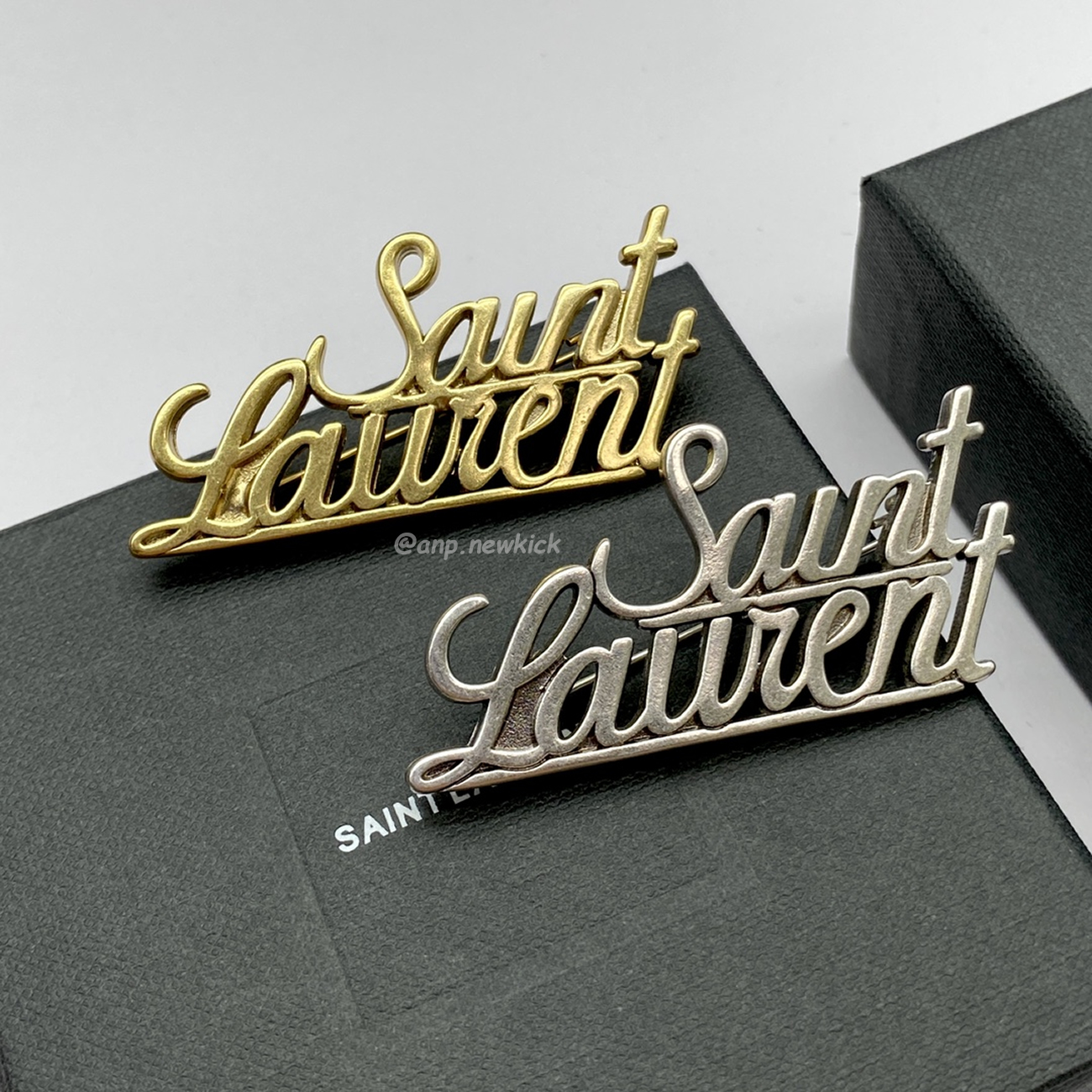 Saint Laurent Paris Saint Laurent Logo Brooch (1) - www.newkick.org Saint Laurent Paris Saint Laurent Logo Brooch (1) - www.newkick.org