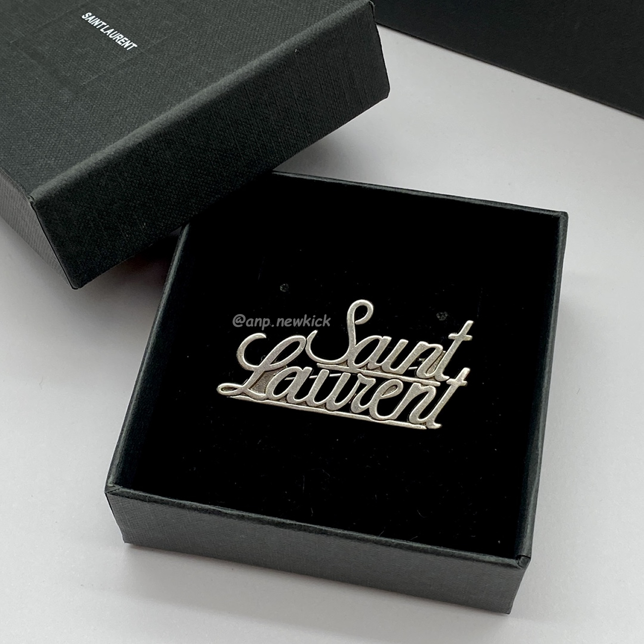 Saint Laurent Paris Saint Laurent Logo Brooch (4) - www.newkick.org Saint Laurent Paris Saint Laurent Logo Brooch (4) - www.newkick.org