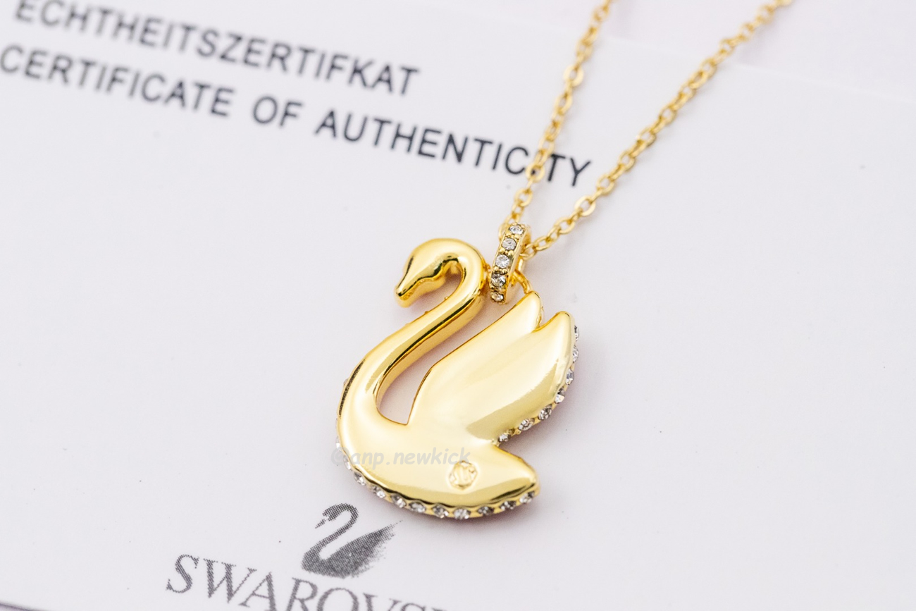 Swarovski New Year Swan Collection (5) - www.newkick.org Swarovski New Year Swan Collection (5) - www.newkick.org