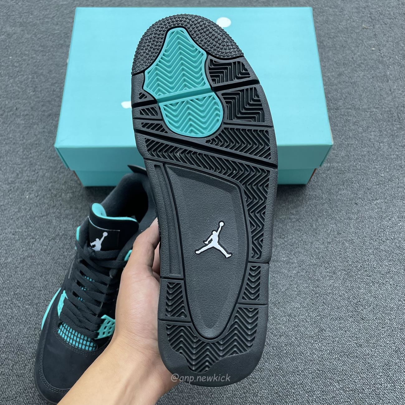 Air Jordan 4 Retro Tiffany Black Green (7) - www.newkick.org Air Jordan 4 Retro Tiffany Black Green (7) - www.newkick.org