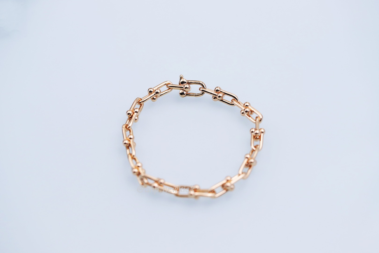 Tiffany Hardwear Sterling Silver Large Buckle Bracelet (5) - www.newkick.vip Tiffany Hardwear Sterling Silver Large Buckle Bracelet (5) - www.newkick.vip