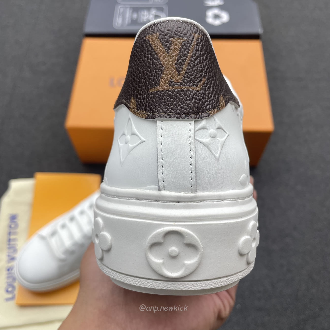 Louis Vuitton Time Out Debossed Monogram Leather White (4) - www.newkick.org Louis Vuitton Time Out Debossed Monogram Leather White (4) - www.newkick.org