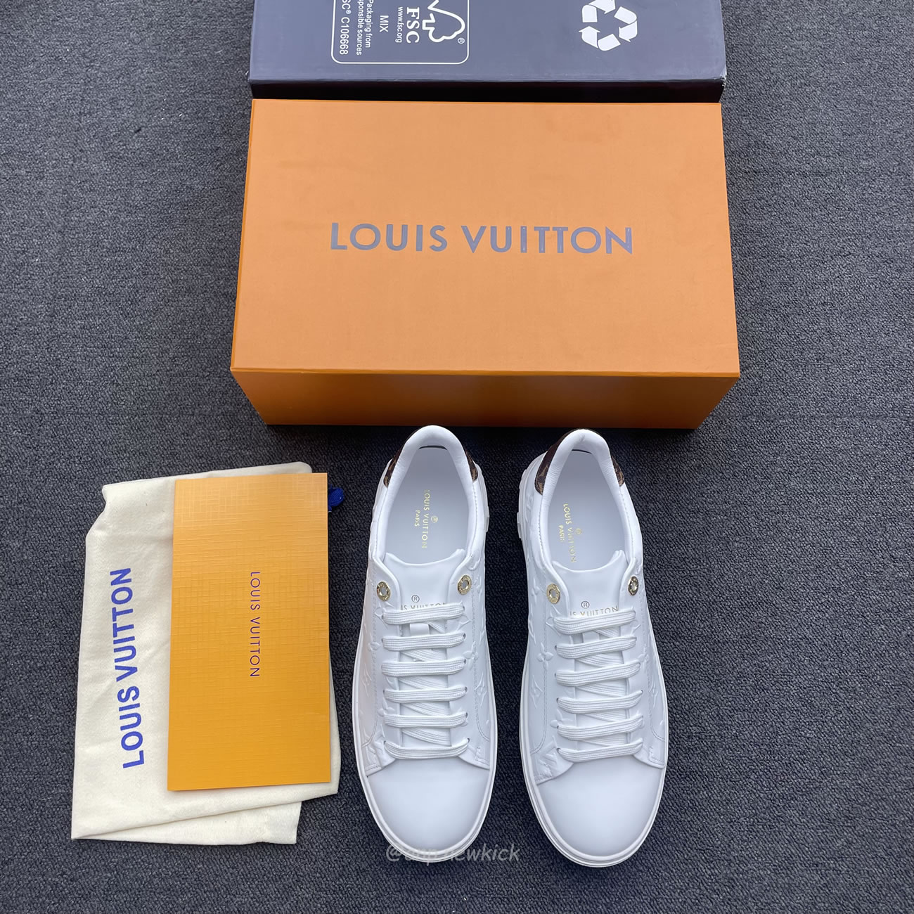 Louis Vuitton Time Out Debossed Monogram Leather White (5) - www.newkick.org Louis Vuitton Time Out Debossed Monogram Leather White (5) - www.newkick.org
