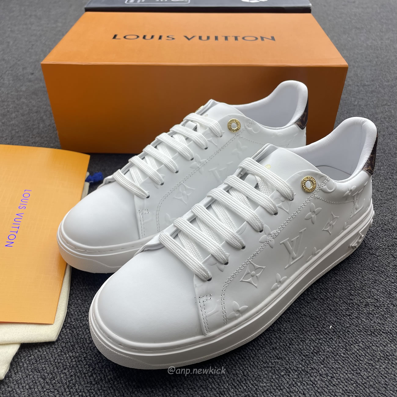 Louis Vuitton Time Out Debossed Monogram Leather White (8) - www.newkick.org Louis Vuitton Time Out Debossed Monogram Leather White (8) - www.newkick.org