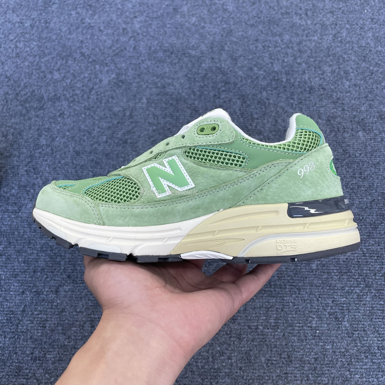 New Balance 993 Miusa Teddy Santis Chive U993gw (7) - www.newkick.org New Balance 993 Miusa Teddy Santis Chive U993gw (7) - www.newkick.org