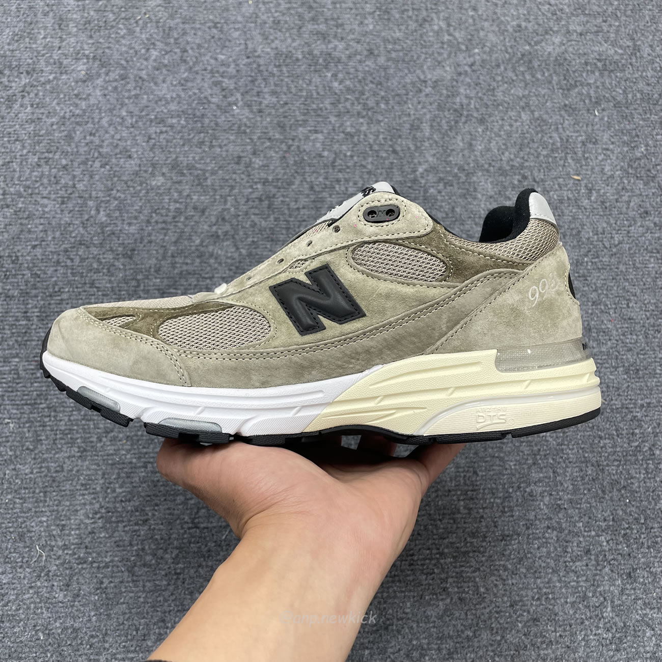 New Balance 993 Miusa Jjjjound Military Urban Grey Angora U993jj (3) - www.newkick.org New Balance 993 Miusa Jjjjound Military Urban Grey Angora U993jj (3) - www.newkick.org