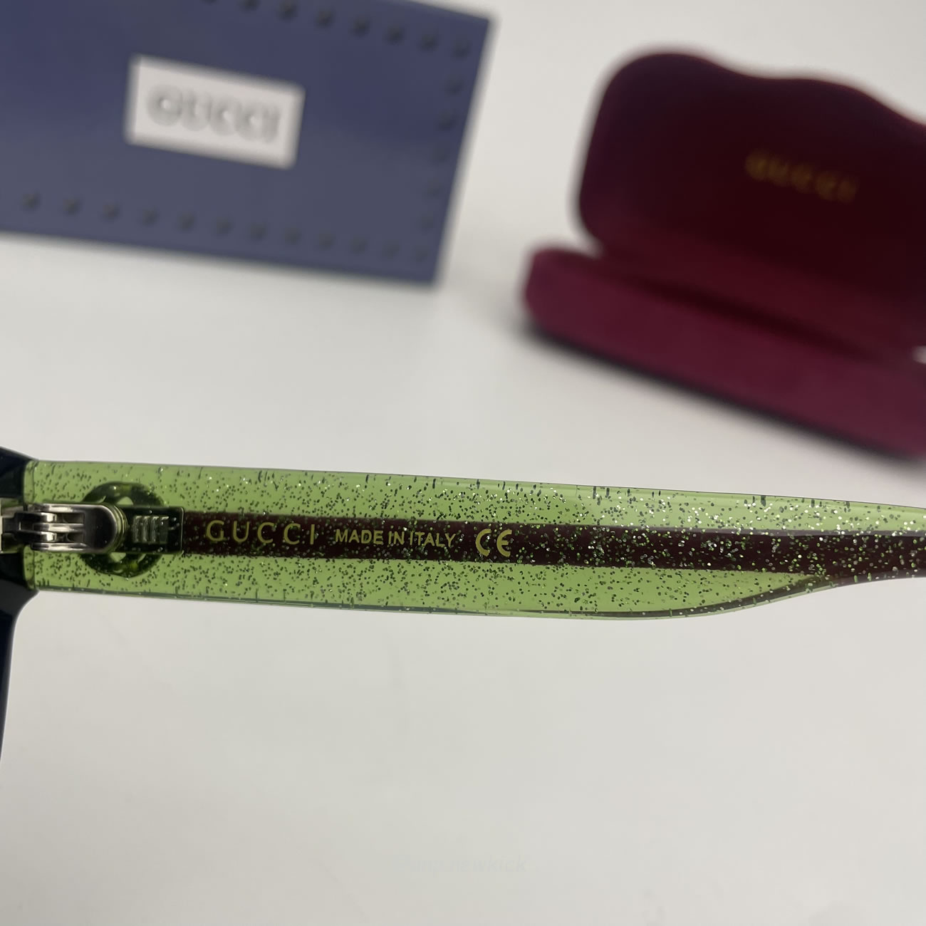 Gucci Glittered Oversized Rectangular Universal Fit Sunglasses Black Green Red (2) - www.newkick.org Gucci Glittered Oversized Rectangular Universal Fit Sunglasses Black Green Red (2) - www.newkick.org
