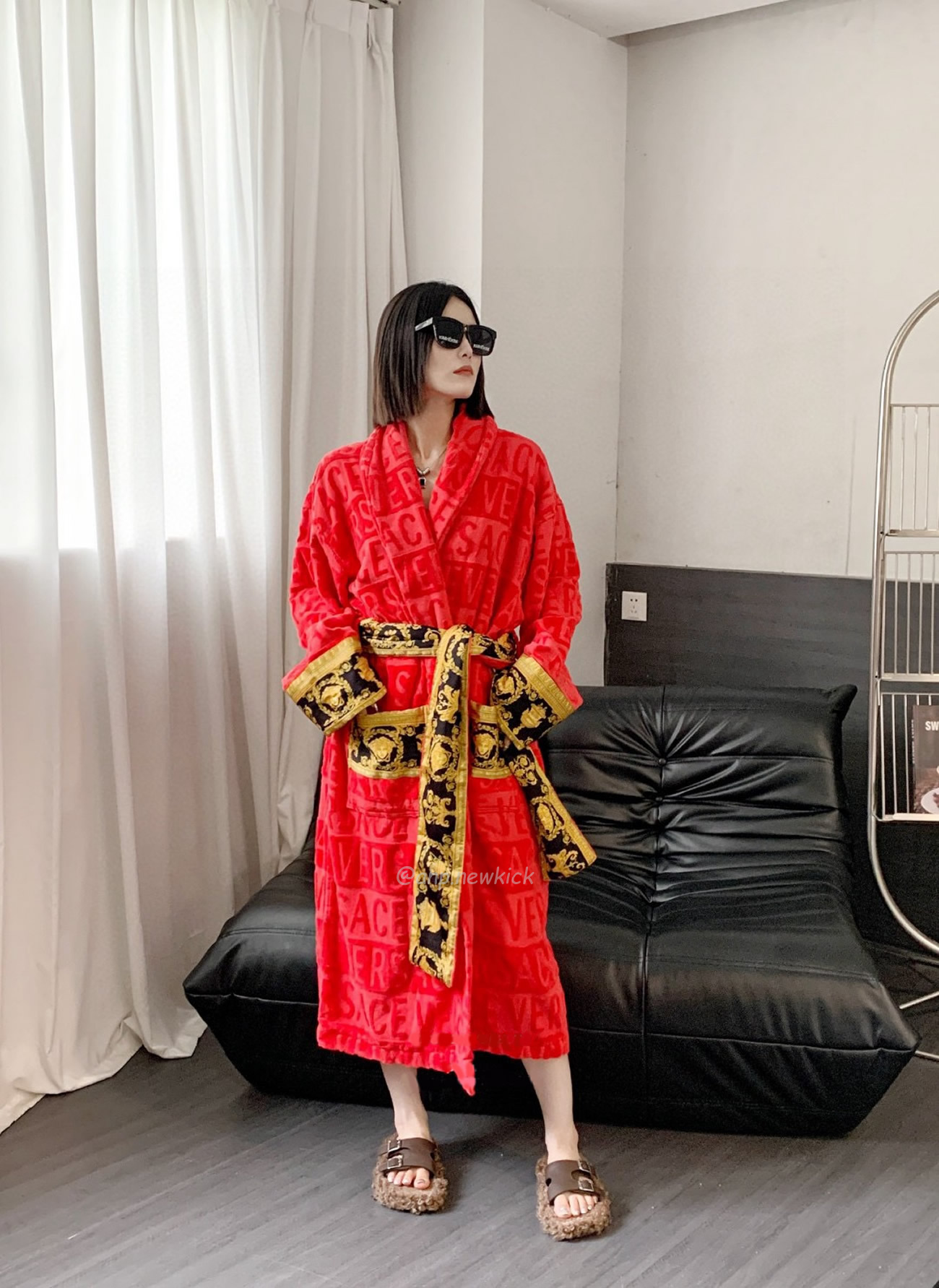 Versace Baroque Logo Jacquard Cotton Bathrobe (2) - www.newkick.org Versace Baroque Logo Jacquard Cotton Bathrobe (2) - www.newkick.org