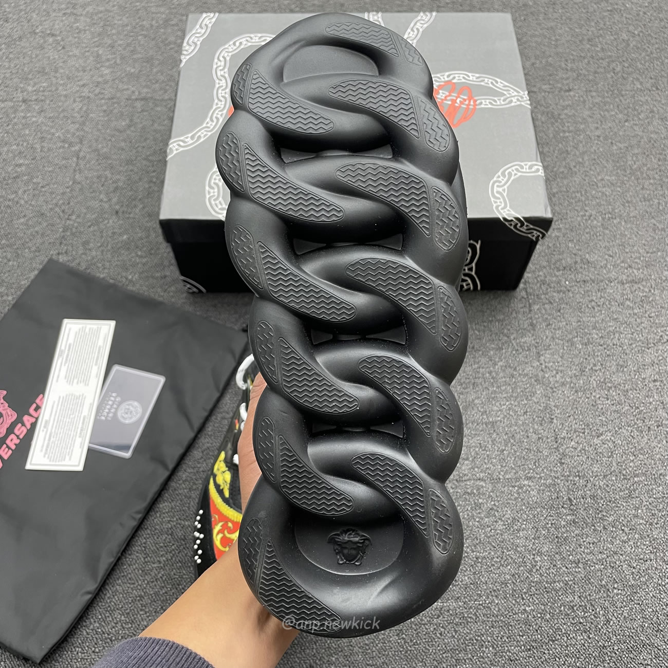 Versace Chain Reaction Sneaker (10) - www.newkick.org