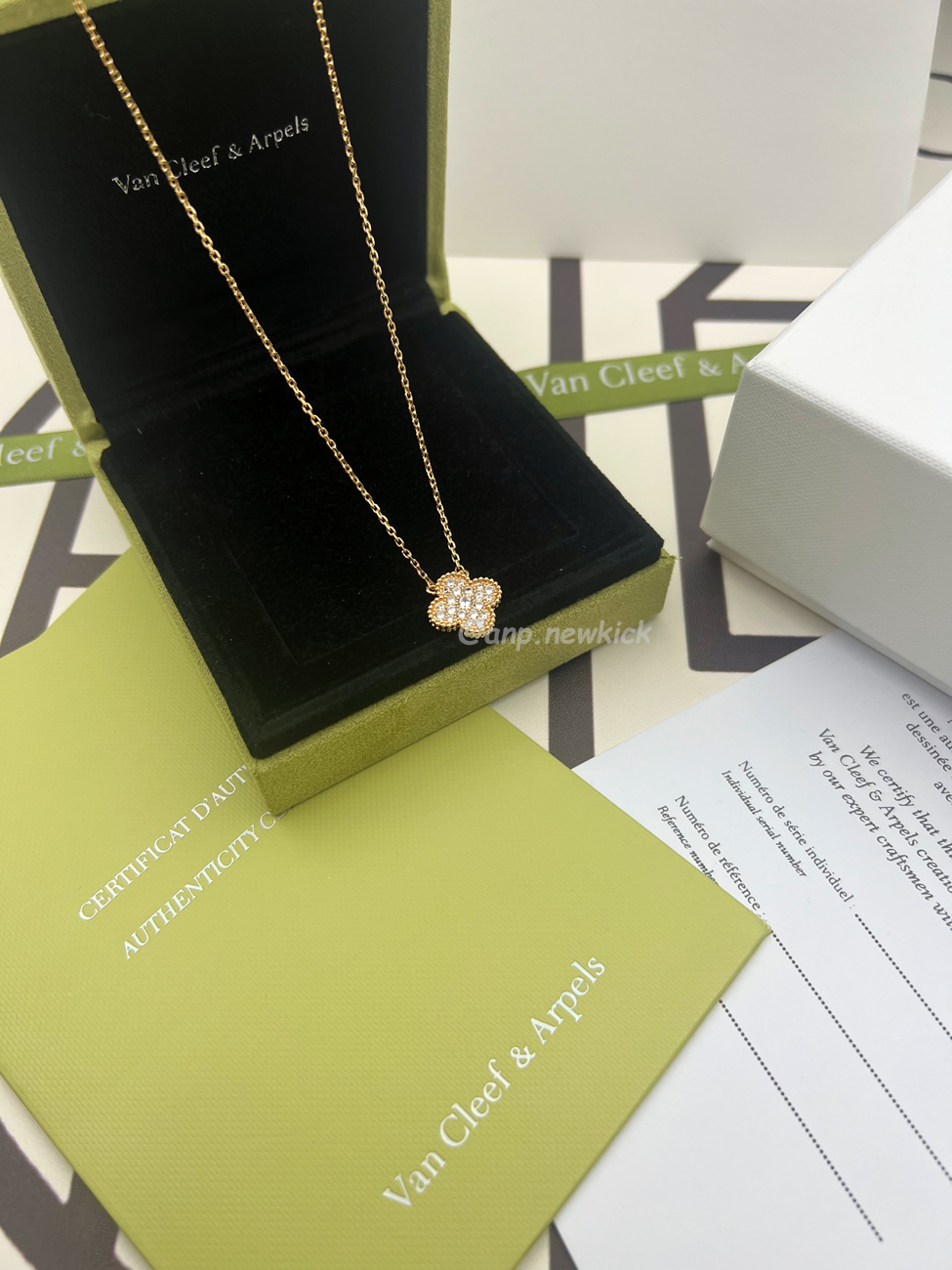 Van Cleef Arpels Full Diamond Clover Necklace (2) - www.newkick.org Van Cleef Arpels Full Diamond Clover Necklace (2) - www.newkick.org