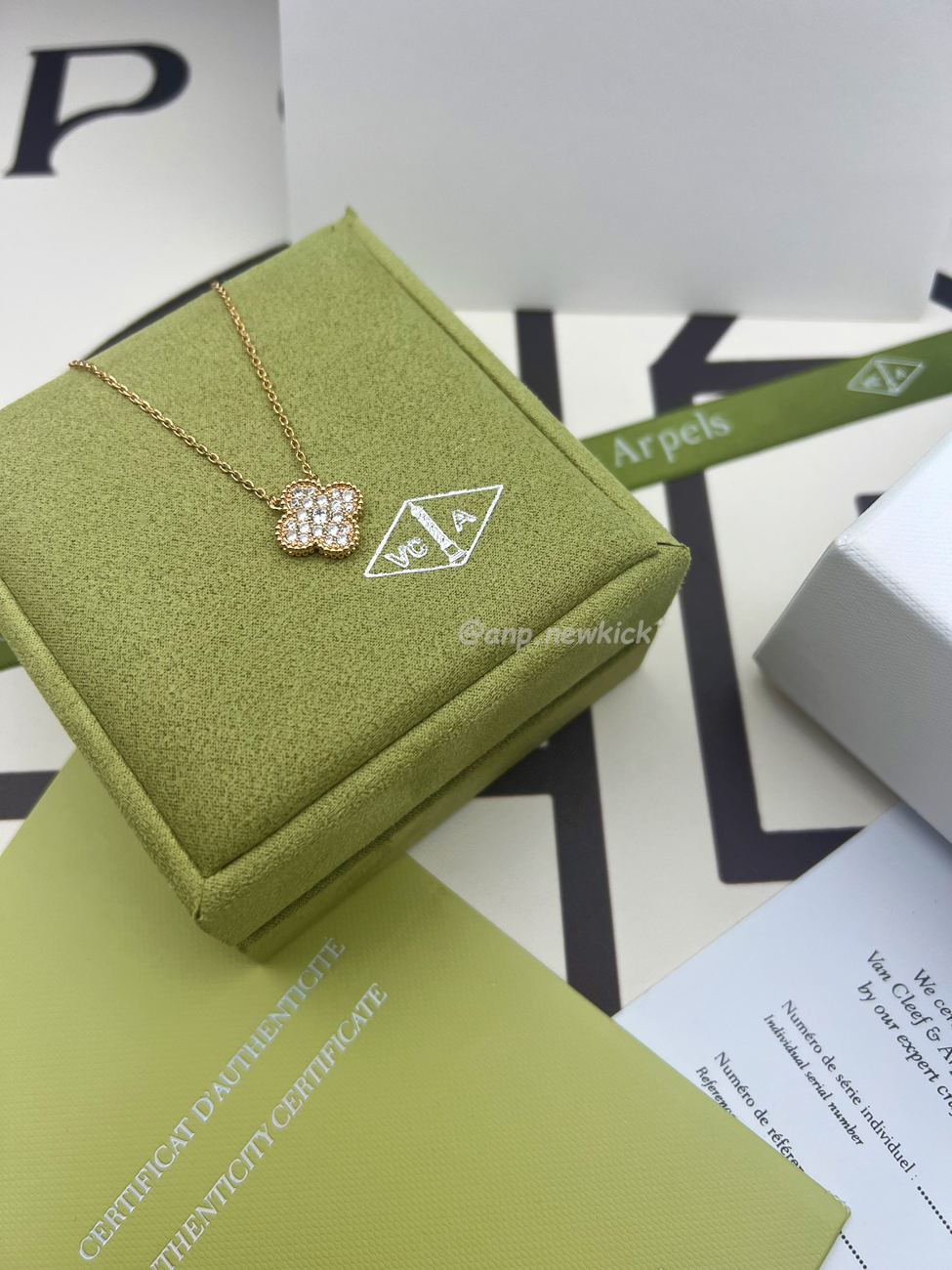 Van Cleef Arpels Full Diamond Clover Necklace (5) - www.newkick.org Van Cleef Arpels Full Diamond Clover Necklace (5) - www.newkick.org