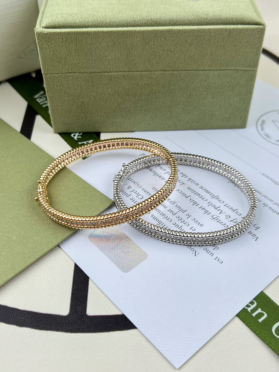 Van Cleef Arpels Full Diamond Bracelet (1) - www.newkick.org Van Cleef Arpels Full Diamond Bracelet (1) - www.newkick.org
