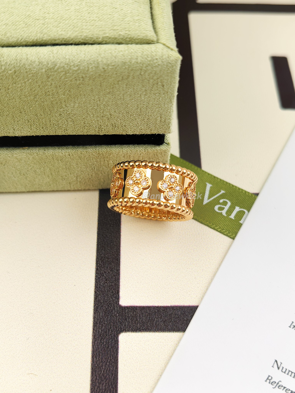 Van Cleef Arpels Full Diamond Ring (10) - www.newkick.org Van Cleef Arpels Full Diamond Ring (10) - www.newkick.org