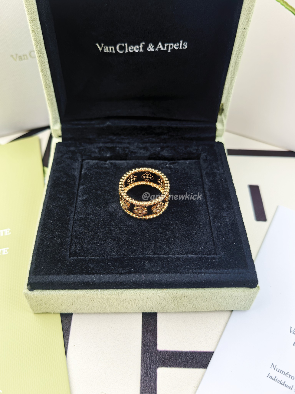 Van Cleef Arpels Full Diamond Ring (11) - www.newkick.org Van Cleef Arpels Full Diamond Ring (11) - www.newkick.org