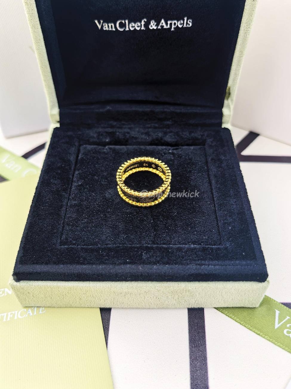 Van Cleef Arpels Full Diamond Ring (5) - www.newkick.org Van Cleef Arpels Full Diamond Ring (5) - www.newkick.org
