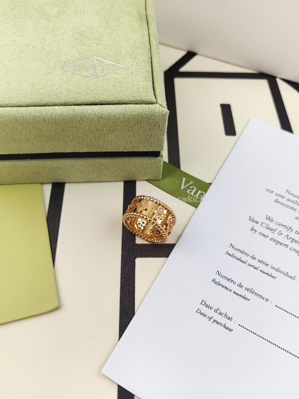 Van Cleef Arpels Full Diamond Ring (8) - www.newkick.org Van Cleef Arpels Full Diamond Ring (8) - www.newkick.org