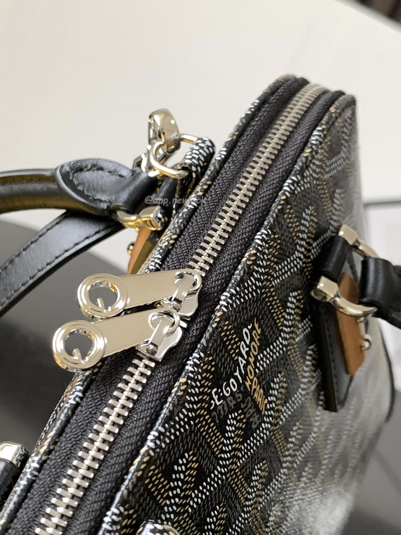 Goyard Vendôme Mini Bag 18.5 Cm X 10.5 Cm X 23 Cm (17) - www.newkick.org Goyard Vendôme Mini Bag 18.5 Cm X 10.5 Cm X 23 Cm (17) - www.newkick.org